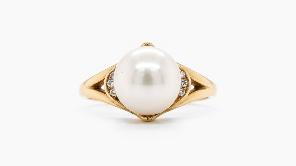 White Pearl & Diamond Ring