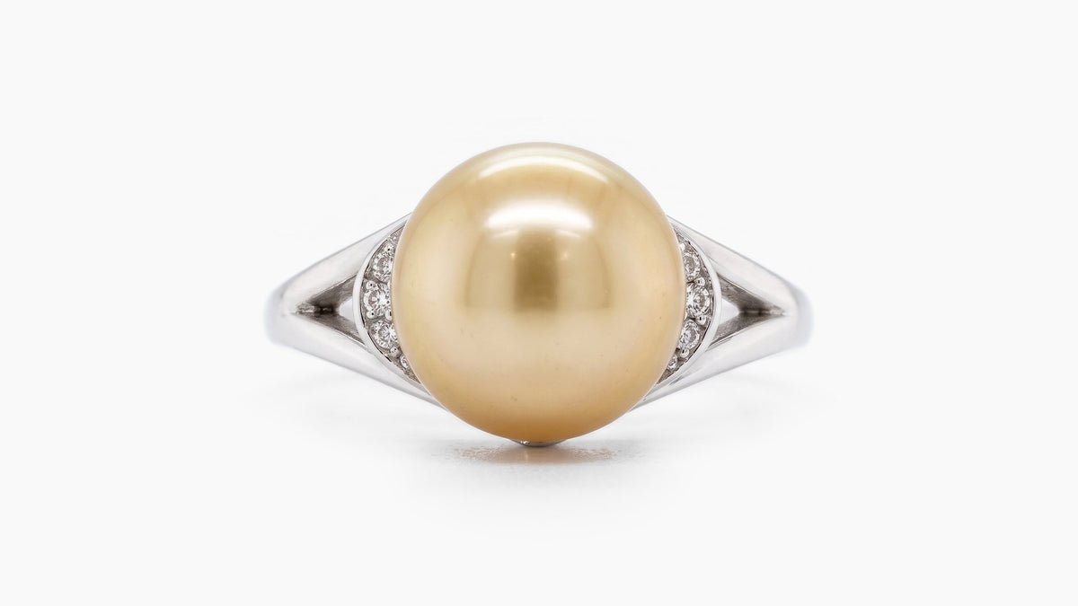 Golden Pearl & Diamond Ring