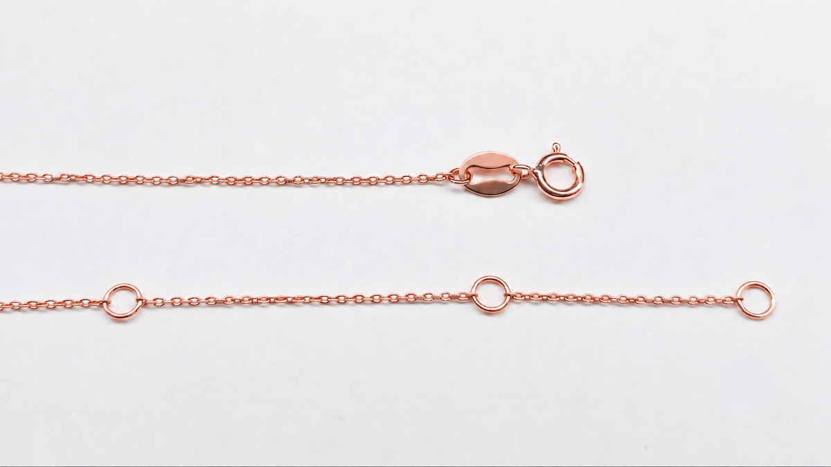 Adjustable trace link chain in rose gold